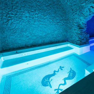 Mosaico artistico di una piscina termale a Roma